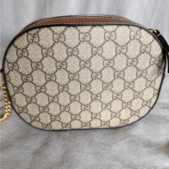 Gucci Beige and Brown Crossbody with Gold Chain - Picture 3 of 8